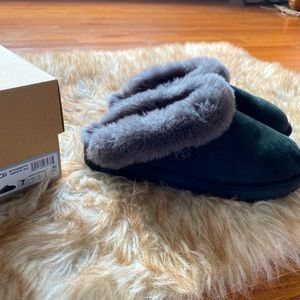 Black Cluggette Ugg Slippers